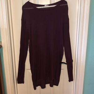Long sleeve maroon top